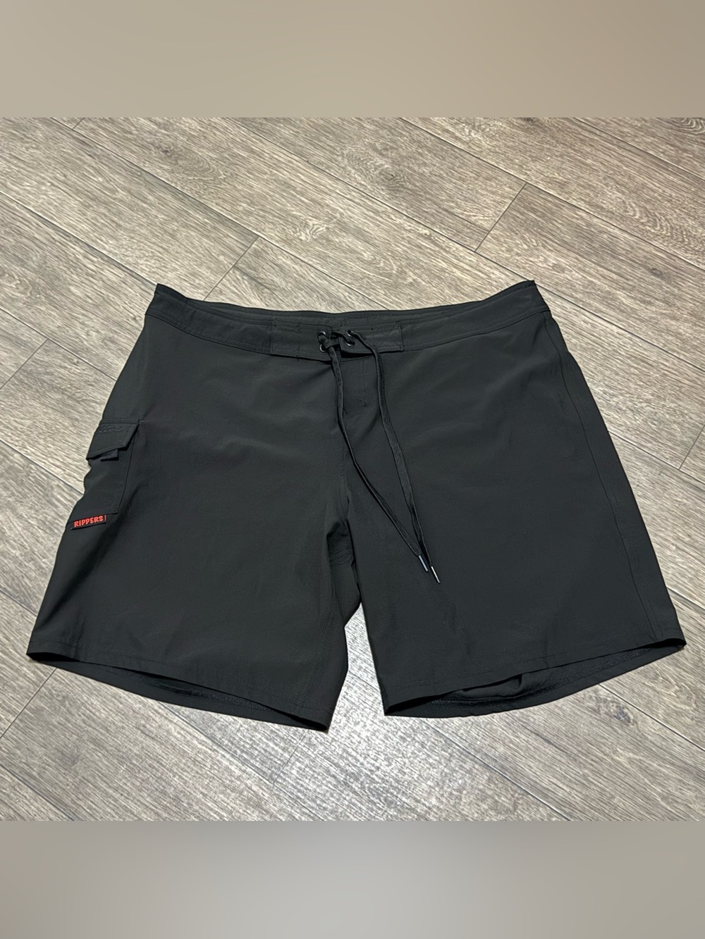 Maui Rippers Black Performance Board Shorts Size 16